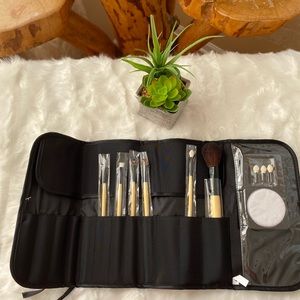 Cosmetic brush case